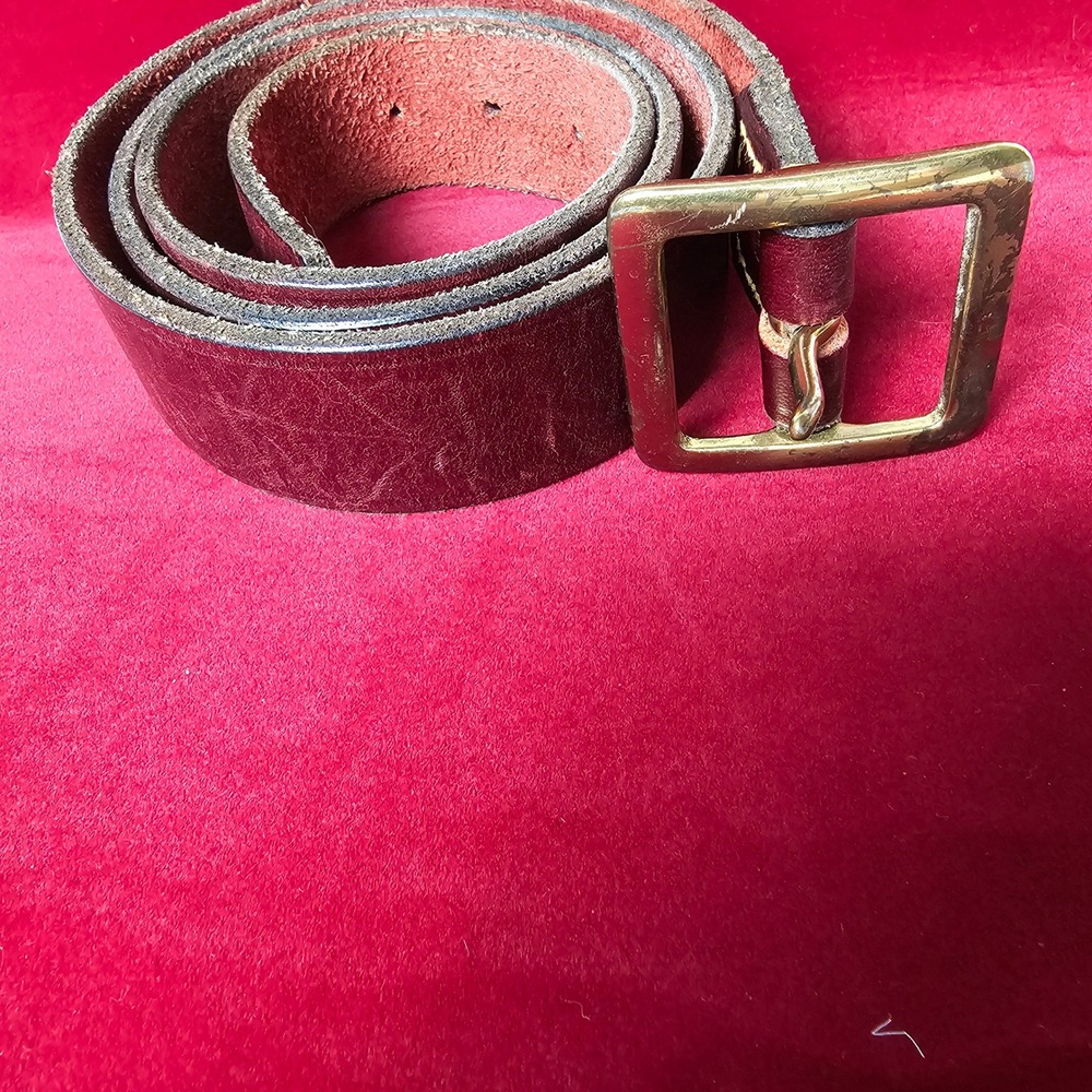 CW Mens Solid Brass Buckle Leather Belt 38 Burgundy Western Americana Workwear